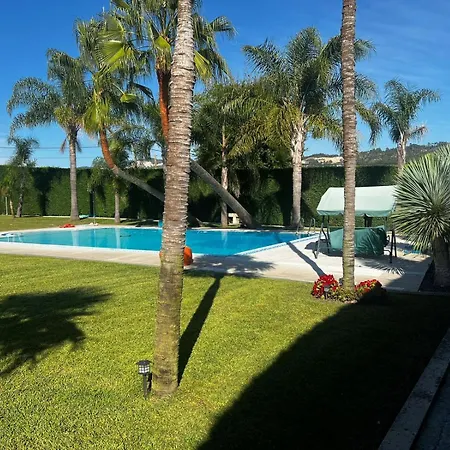 Quinta Palmeiras Villa *