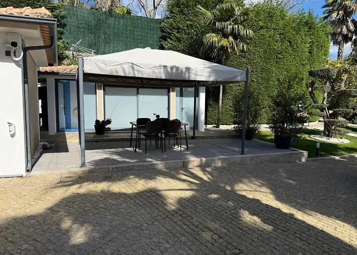 Quinta Palmeiras Villa *